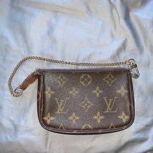 Louis Vuitton Mini Pochette